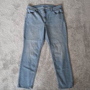 Light Wash High-Rise Old Navy Jeans WOW Straight (Size 16)